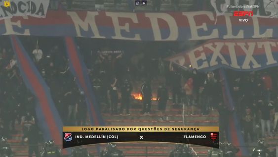 Independiente de Medellín vs. Flamengo fue suspendido por protetas e invasión de los hinchas colombianos.&nbsp;