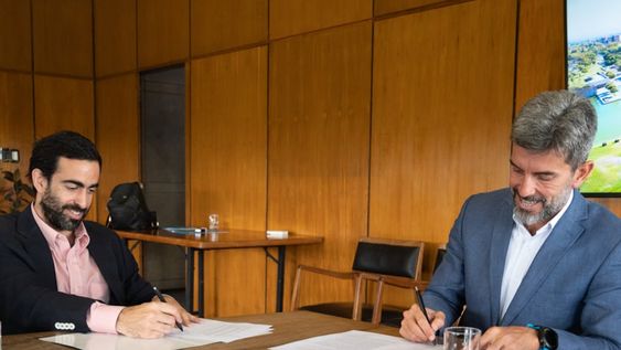 Ulpiano Suarez firmó un convenio con la provincia para la refuncionalización de las calles San Juan Sur y Morón