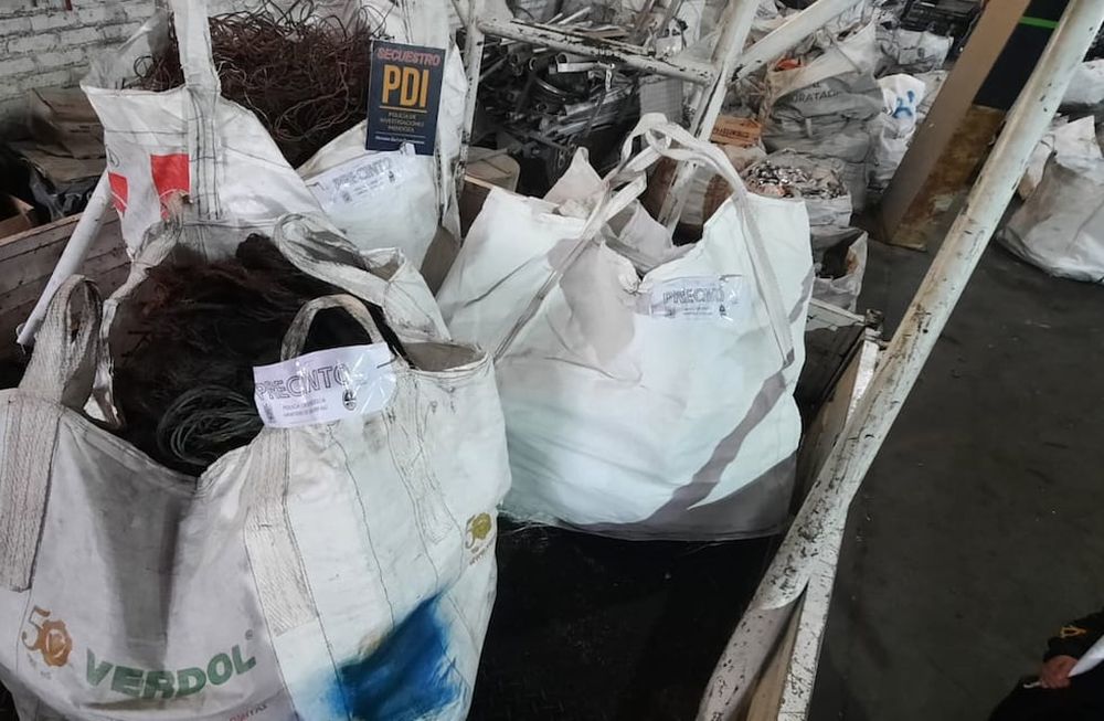 Secuestraron dos toneladas de cobre en una chacarita en Godoy Cruz. | Foto: Ministerio de Seguridad y Justicia
