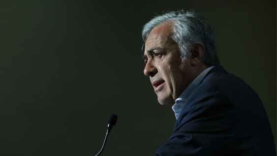 El gobernador repasó el escenario petrolero de la provincia ante representantes de más de 150 empresas reunidas en el Hilton de Mendoza.