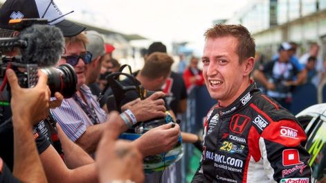 El cordobés Néstor Bebu Girolami, en la Copa Mundial de Autos de Turismo (WTCR) 2019.