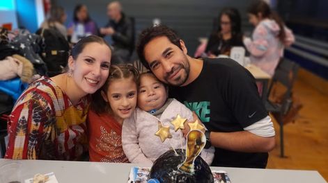Pili cuenta con el respaldo de sus papás y su hermana Leonela, de 9 años. | Foto: gentileza