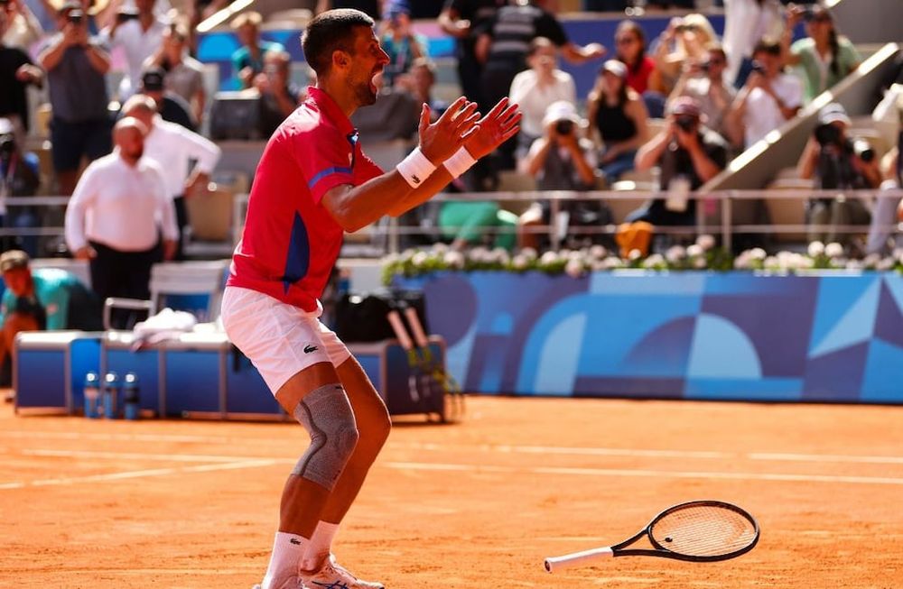 Por fin lo consiguió: Novak Djokovic le ganó un partidazo a Carlos Alcaraz y logró conquistar la dorada en su quinto juego olímpico.