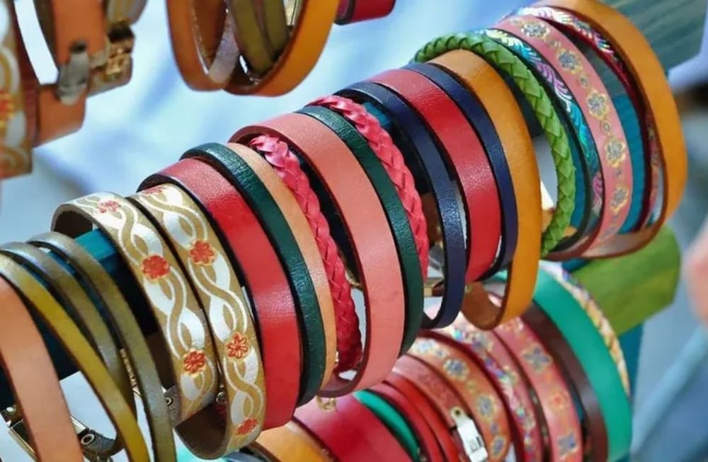 Este proceso no solo contribuye a la reducción de residuos, sino que también promueve la creatividad y la innovación en el diseño de nuevos productos.