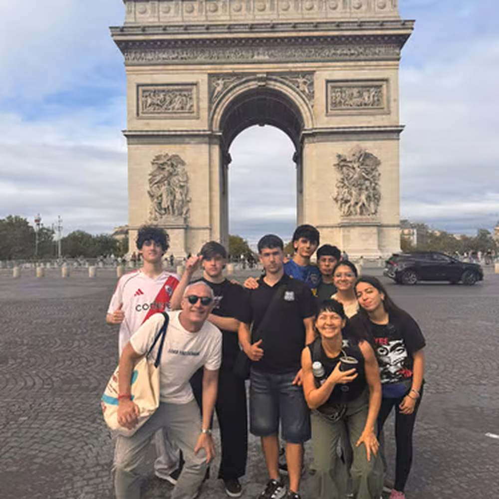 Los estudiantes asistieron a clases, convivieron con familias y expusieron sobre la cultura argentina en tres instituciones francesas.