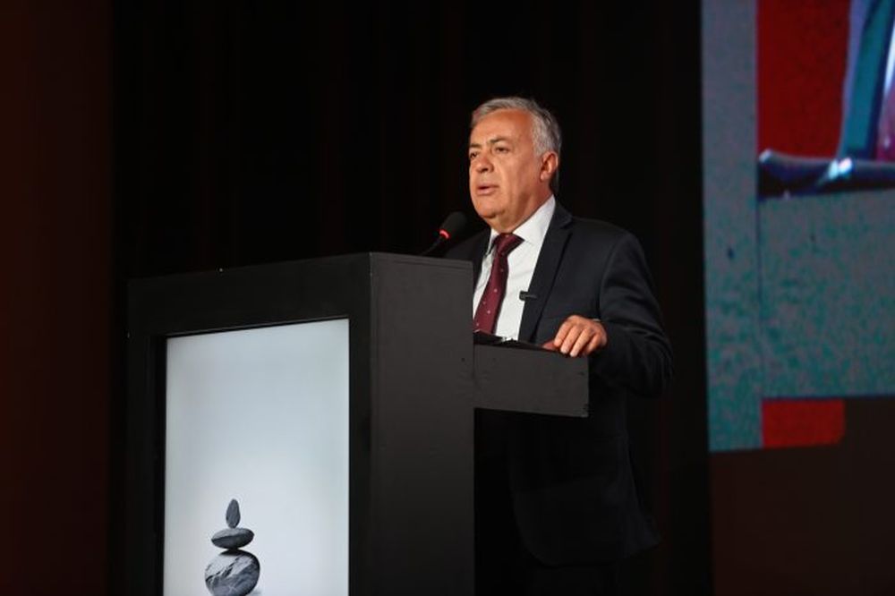 Alfredo Cornejo realizó una gira por Francia e Inglaterra para potenciar la vitivinicultura y las energías renovables