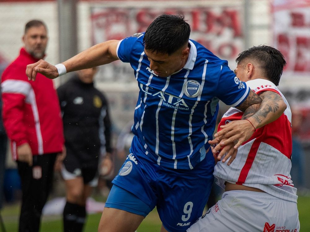 Por la fecha 30 de la Primera Nacional, Godoy Cruz vistia a Deportivo Morón.&nbsp;