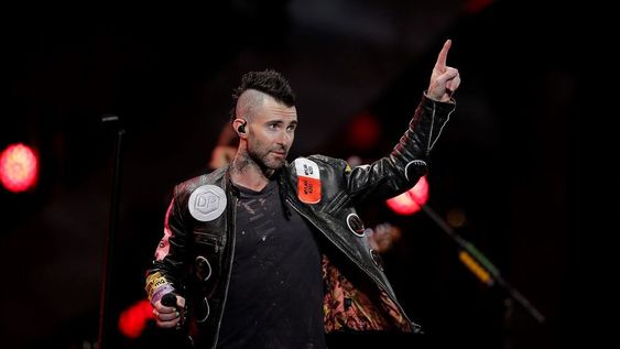 ¡Qué fome! Destrozan a Maroon 5 en Viña del Mar: retraso, desgano y huida sin gaviotas