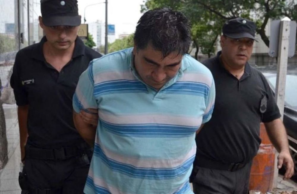 El cuerpo de la víctima fue hallado dentro de una bolsa en camioneta Toyota Hilux color blanca sin ocupantes en su interior. Gentileza / La Prensa