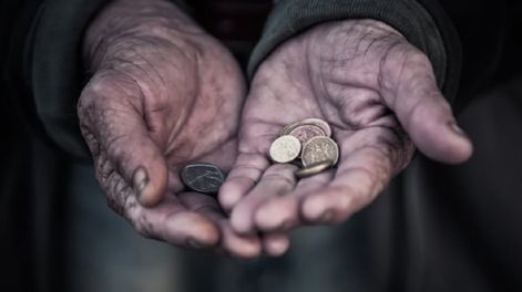 La plata, como le decimos nosotros, es lo que nos preocupa todos los días, salvo a los que tienen mucha, como para no darle importancia a esos pequeños detalles.