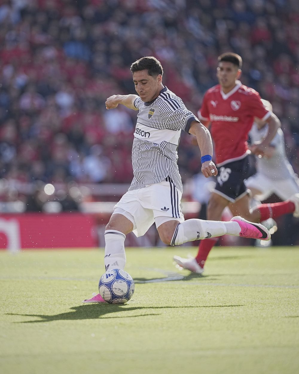 Miguel Merentiel no tuvo el rendimiento de otras tardes y erró un insólito gol cuando promediaba el complemento. 