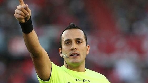 Fernando Espinoza se refirió a la jugada de la polémica.