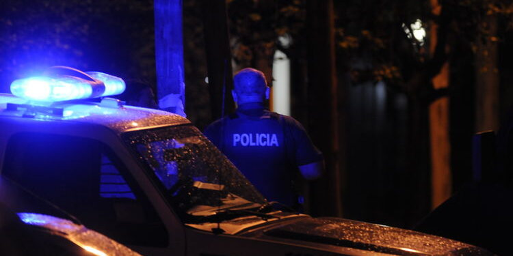 Una conductora de aplicación fue amenazada con un arma y despojada de sus pertenencias.