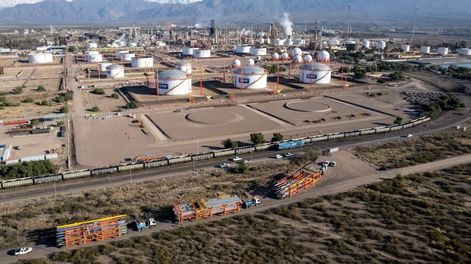 Con la instalación de los módulos, YPF avanza con la modernización del Complejo Industrial que posee en Luján de Cuyo.