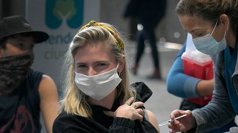 Los Andes | La vacunación de chicos de entre 12 y 17 años habría tropezado con la falta de certificados para acreditar la enfermedad. Foto: Orlando Pelichotti / Los Andes