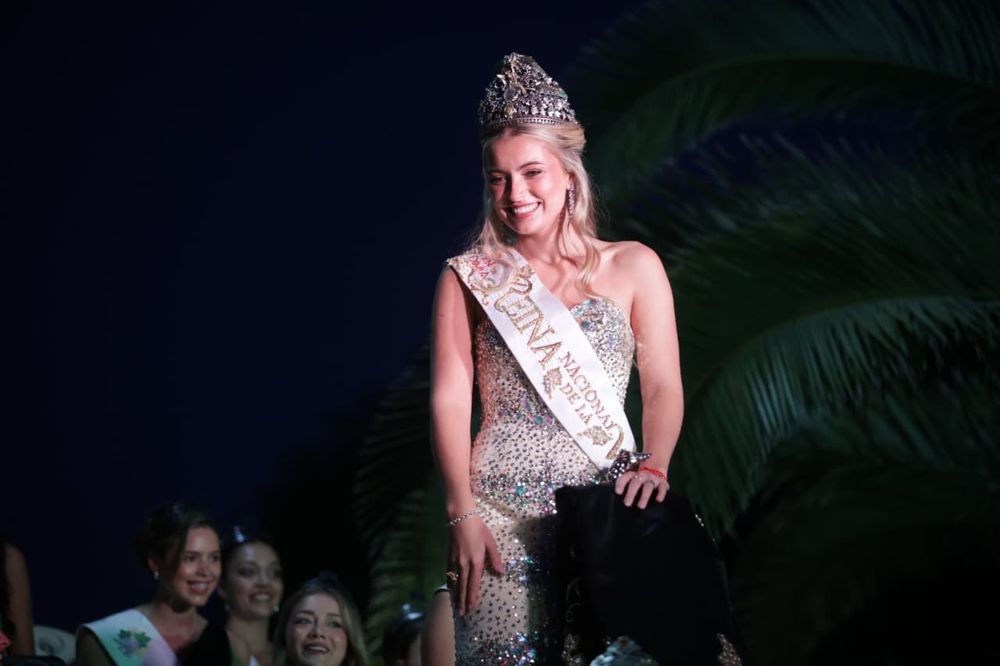 La flamante Reina Nacional de la Vendimia fue recibida por los vecinos de San Rafael 
