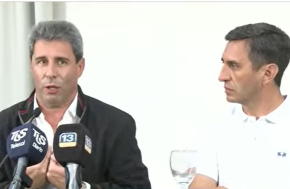 El gobernador Sergio Uñac en la conferencia de prensa.