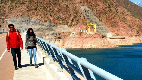 Agua: el consumo triplica lo producido