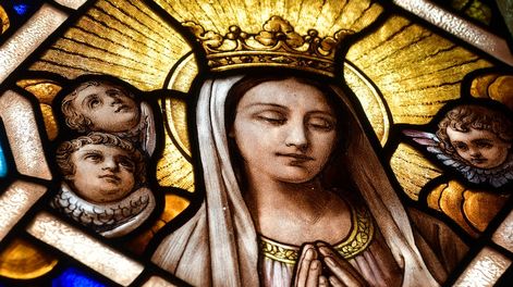 Detalles del Vitral del Camarín de la Virgen de María Auxiliadora, en Rodeo del Medio, en Maipú, realizado por el artista español Antonio Estruch / Foto Archivo Los Andes