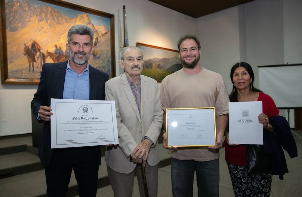 El Honorable Concejo Deliberante otorgó la distinción póstuma en reconocimiento a su contribución al arte y la cultura. Además, se implementarán códigos QR en sus pinturas exhibidas para facilitar el acceso a la información.