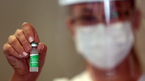 Los Andes | Este lunes comenzó el operativo de vacunación en el hogar Santa Marta donde los adultos mayores y personal de salud recibieron las primeras dosis. Foto: Prensa Gobierno de Mendoza.