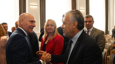 El presidente de la Suprema Corte de Justicia, Dalmiro Garay, y el gobernador Alfredo Cornejo. Archivo