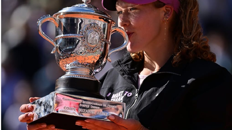 Andreeva cerró su ascenso con el título en Roland Garros.&nbsp;La tenista rusa ganó su primer Grand Slam.