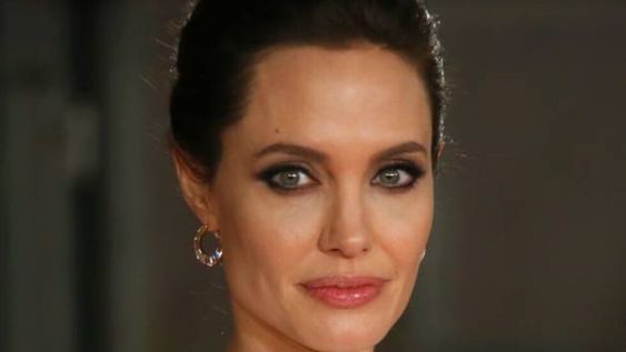 Angelina Jolie tiene varicela