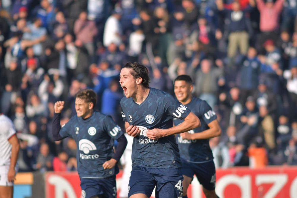Independiente Rivadavia recibe a Belgrano de Córdoba. 