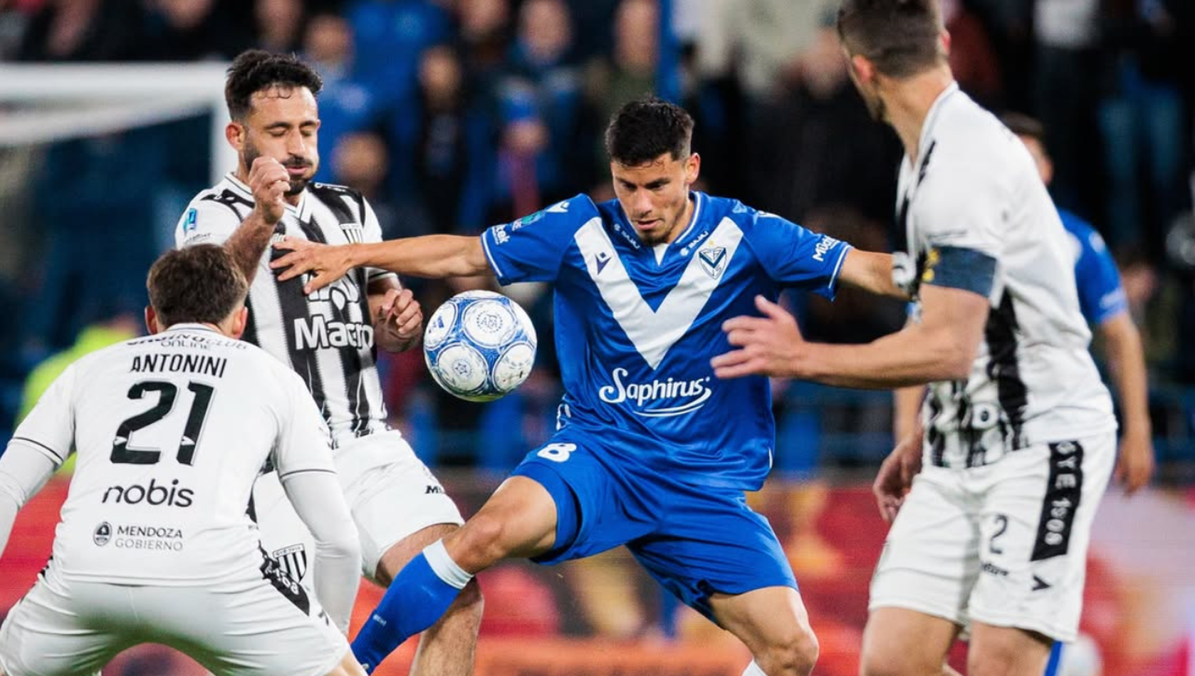 Vélez - Gimnasia y Esgrima, por la Liga Profesional.