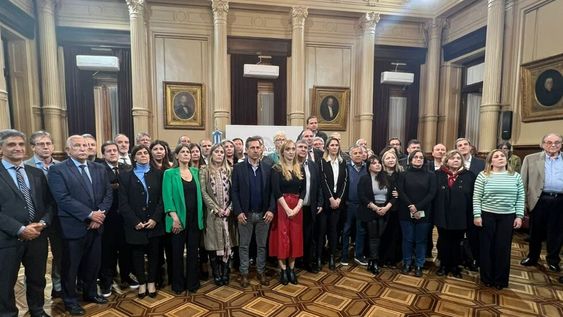 Tras el ataque que sufrió la vicepresidenta Cristina Kirchner, los legisladores del Frente de Todos y Juntos por el Cambio se mostraron unidos para repudiar el hecho.