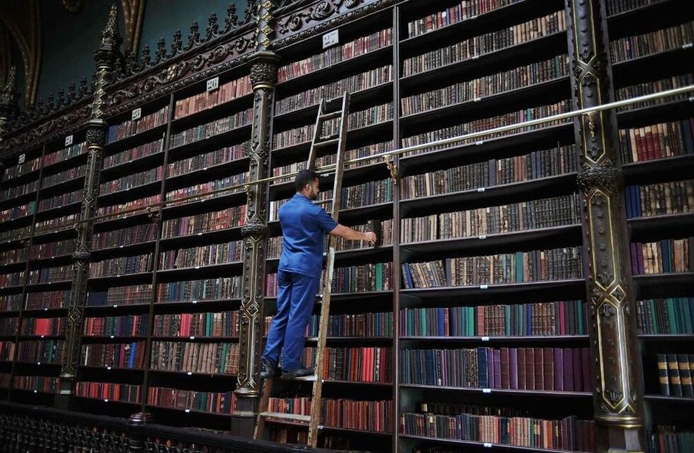 El consuelo de los libros frente a la omnipresencia de Internet.