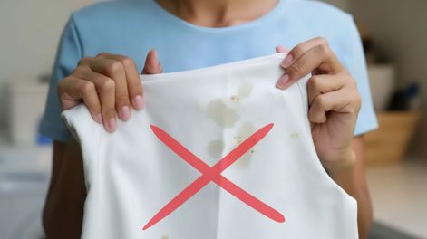 Ni limón, ni bicarbonato, ni vinagre: cómo eliminar las manchas de aceite de la ropa
