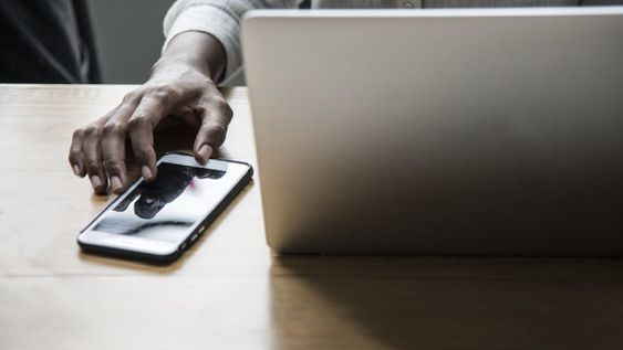 El DNU 690/20 declaró los servicios de Internet, tv paga y telefonía fija y móvil como servicios públicos esenciales / Web