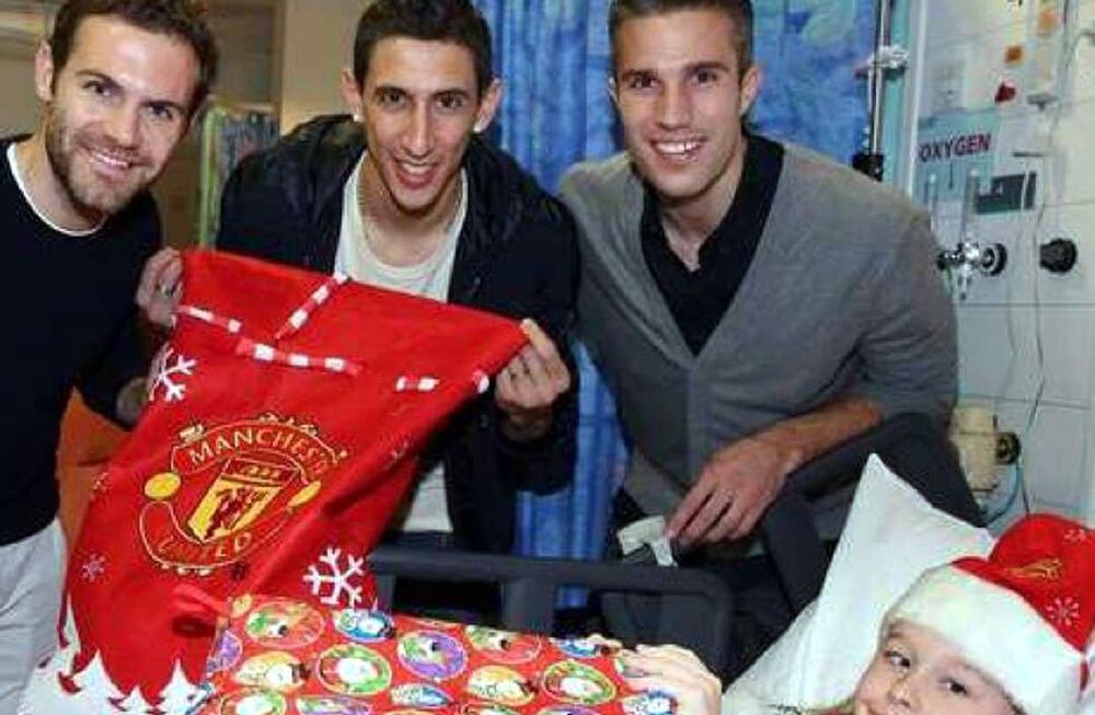 Di María repartió juguetes en un hospital