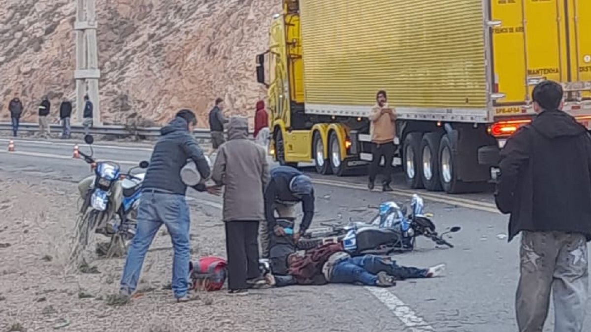 Choque en la ruta 7: un motociclista herido tras impactar con un camión ...