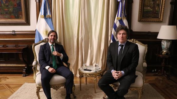 El Presidente Javier Milei recibió al Presidente de la República Oriental del Uruguay, Luis Lacalle Pou, en la Casa Rosada. Foto: Oficina del Presidente