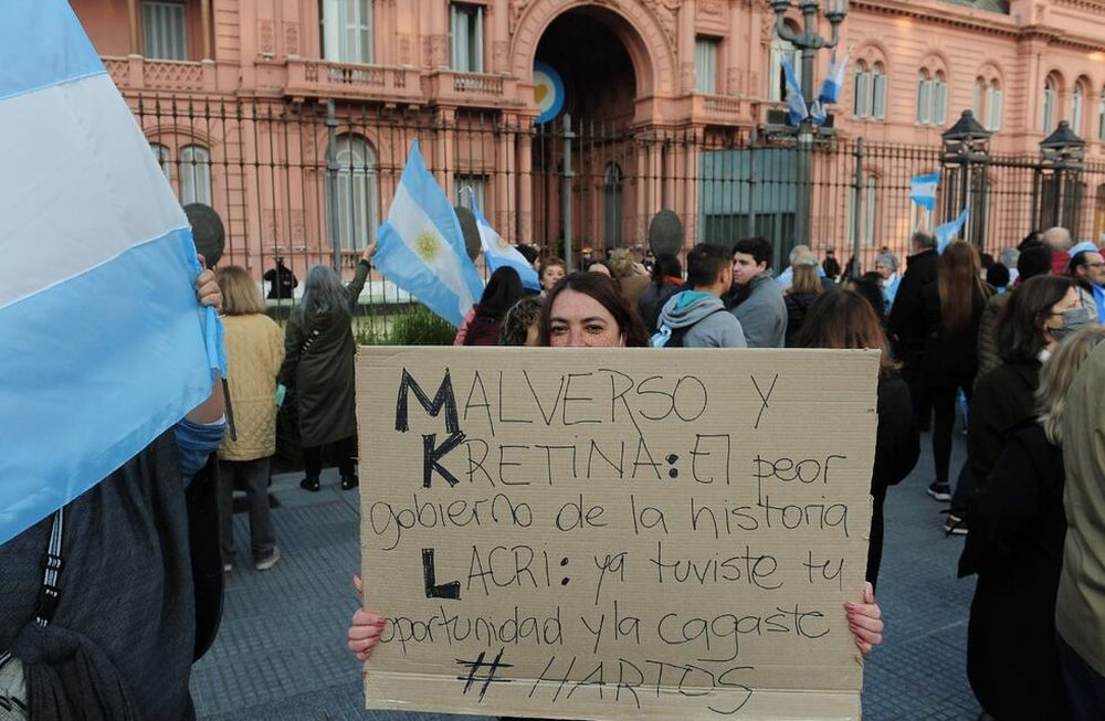 Manifestantes salieron a la calle a protestar en contra del Gobierno Nacional. - Gentileza / Federico López Claro (Clarín)