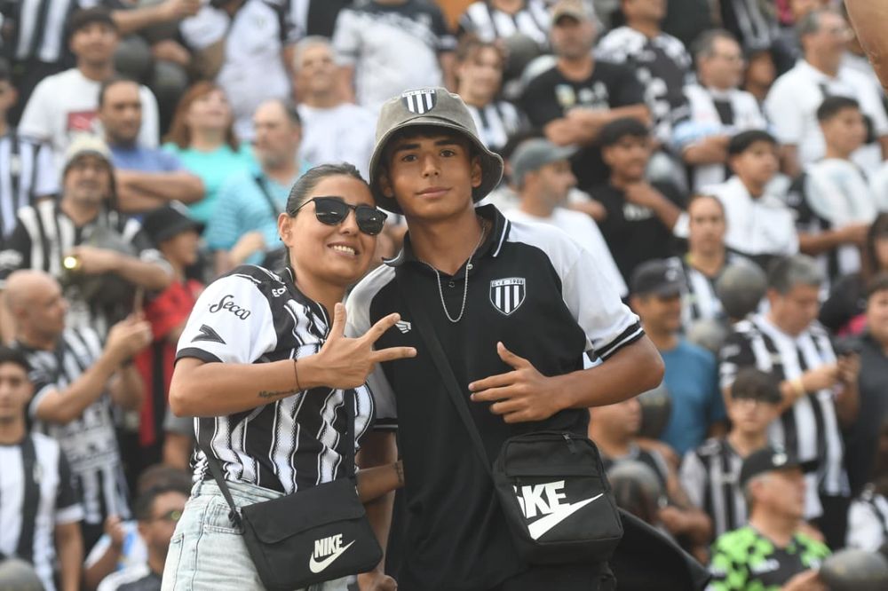 HISTÓRICO. Gimnasia y Esgrima recibe a San Lorenzo por la segunda fecha del Torneo Clausura 2026. El estadio Víctor Legrotaglie es una verdadera fiesta. 