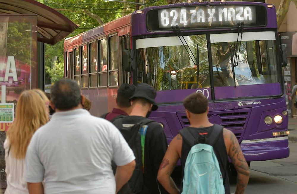 Demanda histórica de transporte público en el Gran Mendoza: se sacan 190.000 pasajes más por día que hace 5 años Foto: Orlando Pelichotti.