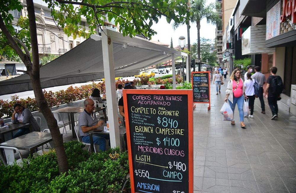 Cordoba el 17 de March de 2022 resto restaurantes bar bares gastronomia del centro de la ciudad precios costo inflacion economia Foto: Pedro Castillo