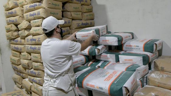 El Ministerio de Trabajo oficializó la convocatoria del Consejo Nacional del Empleo para fijar el nuevo salario mínimo, vital y móvil, que hoy se ubica en $21.600.Foto:  Orlando Pelichotti / Los Andes