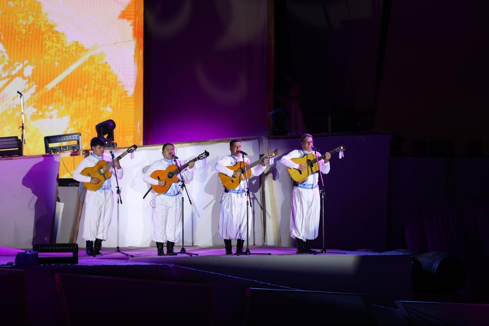San Rafael celebró su fiesta departamental de la vendimia que coronó a Azul Micaela Antolínez, de El Nihuil, como su representante para 2026. 