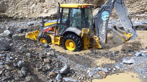 Los Andes | El Departamento General de Irrigación trabaja en la Alta Montaña para restablecer servicios tras crecidas aluvionales.