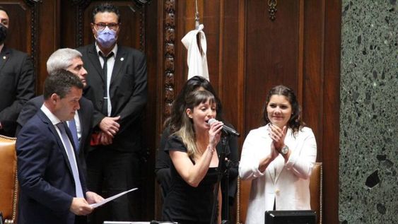 Berenice Iañez juró por Eva Perón, Juan Domingo Perón y Diego Maradona, entre otros.