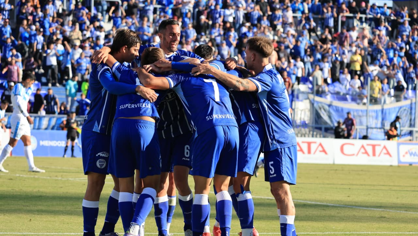 El Tomba con una gran trabajo ofensivo de Martín Pino derrota a la Academia cordobesa por 2 a 0, en el Feliciano Gambarte.