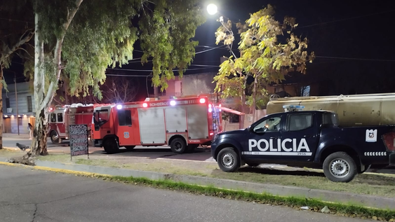 Incendio destruyó la casa de una familia y asistieron a una menor por una crisis