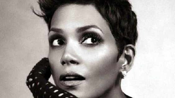Halle Berry relanza una firma histórica de lencería