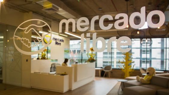 Mercado Libre anuncia una alianza con Capital Humano y oferecerá empleos a estos beneficiarios.&nbsp;
