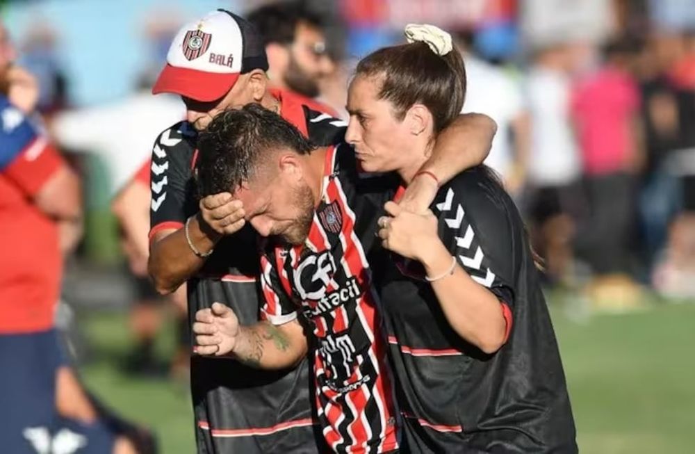 Fernando Brandán, jugador de Chacarita, sufrió la agresión de un hincha de Tigre. / Gentileza.